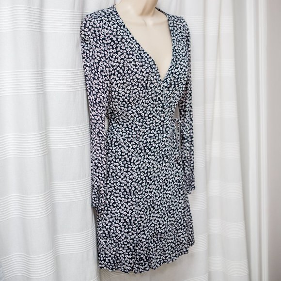 Abercrombie & Fitch Ditsy Floral Linen Real Wrap Dress - Picture 2 of 12